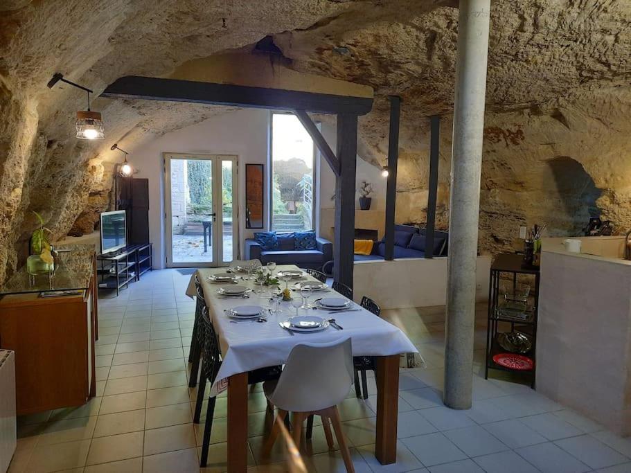 Maison troglodytique Doué La Fontaine Exterior foto