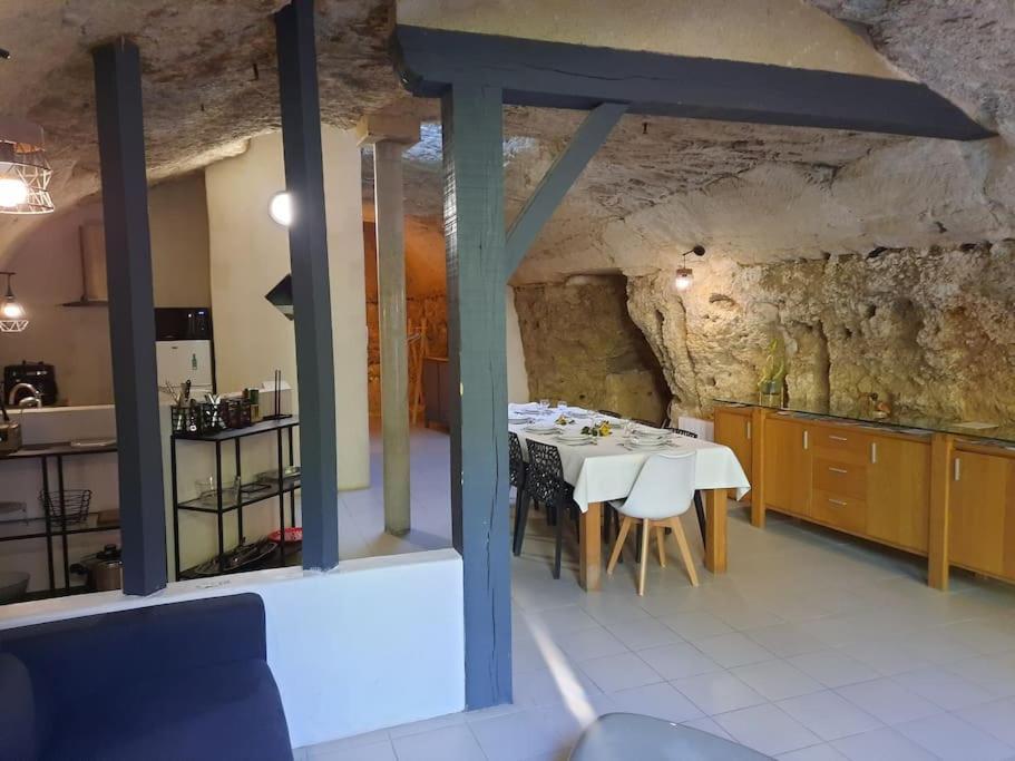 Maison troglodytique Doué La Fontaine Exterior foto